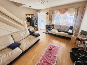 Lounge- click for photo gallery